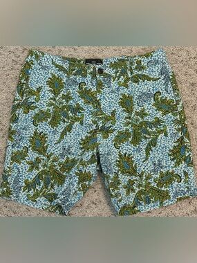 Houston White 38” Men’s Chino Shorts, Floral Blue Green White EUC